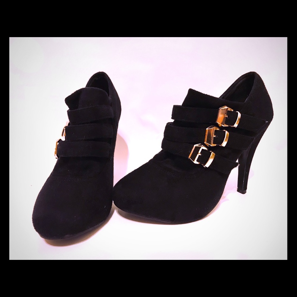 Black 🖤 Suede Booties, Size 6 1/2